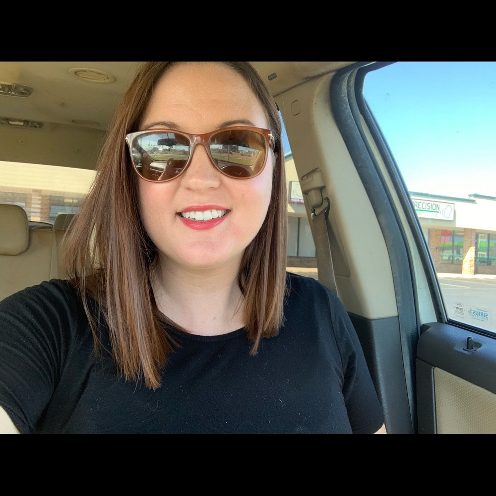 Meet your Posher, Cristie